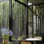R Flower & Café