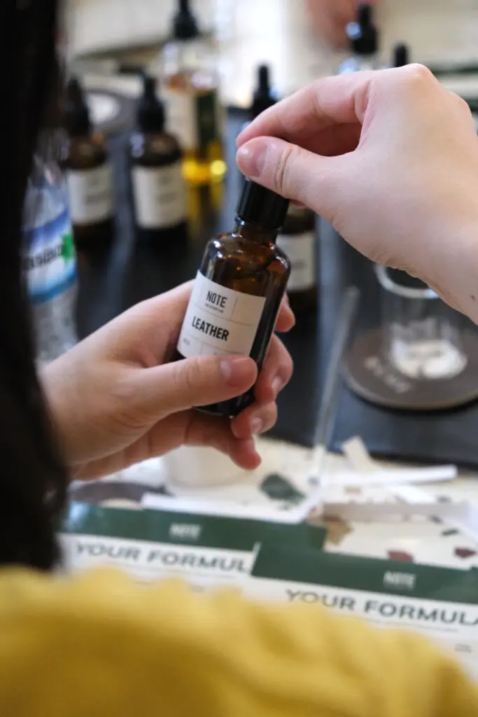 - NOTE - The Scent Lab NOTE x B2B Sharesource Teambuilding - sản phẩm mùi hương từ NOTE - The Scent Lab