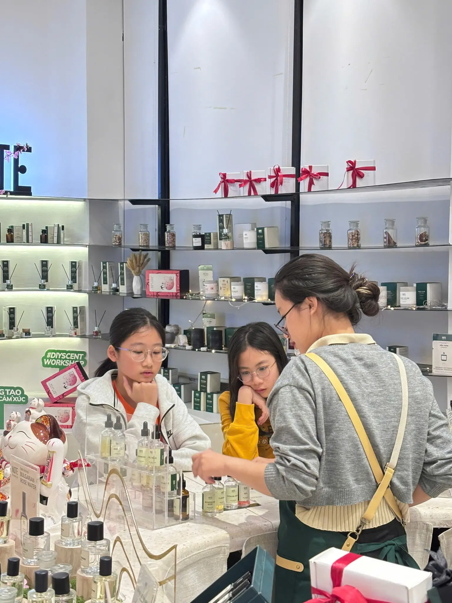 z6299377289165_e84959870bfc775c34d646a024229340 - NOTE - The Scent Lab thescentnote education perfume - sản phẩm mùi hương từ NOTE - The Scent Lab