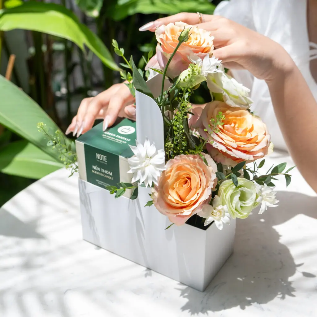 Set Nến & Hoa 2: NẾN STANDARD & HOA TƯƠI