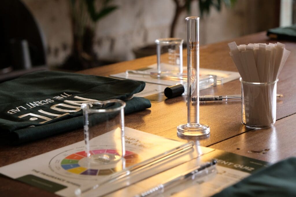 Workshop nước hoa doanh nghiệp, workshop B2B, mùi hương, cầu nối văn hóa, Vietmark, NTU Singapore, NOTE - The Scent Lab